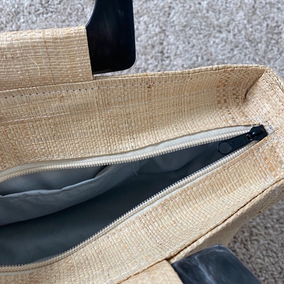 Wicker Handbag - Picture 3 of 9